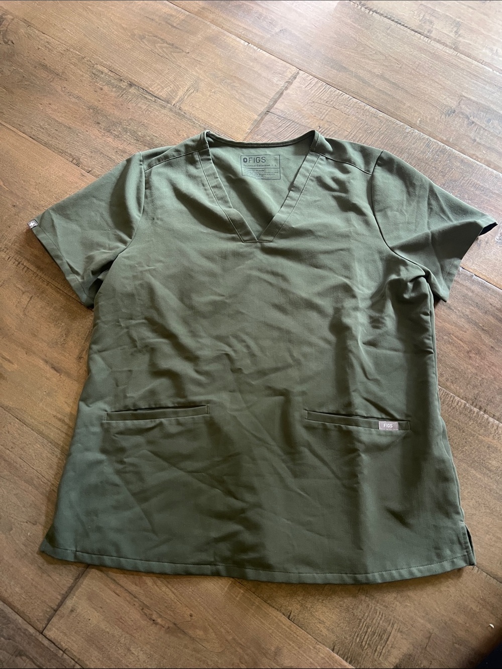 FIGS Women’s Scrub Top Size Large